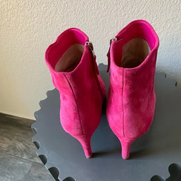 $98🔥Pink suede leather boots 💓size 8US