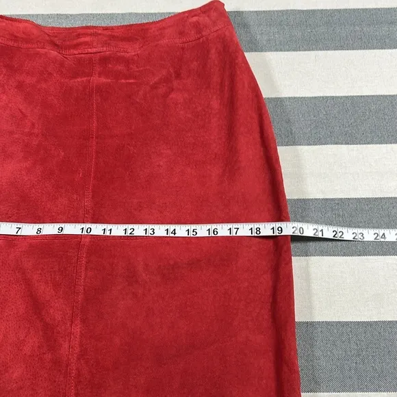 August Silk Logic Womens  Elegant Red Wine Suede Skirt Knee Length Lined Size 10