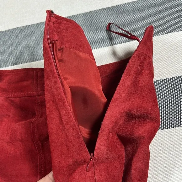 August Silk Logic Womens  Elegant Red Wine Suede Skirt Knee Length Lined Size 10