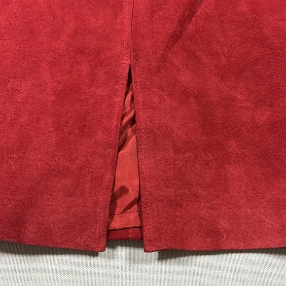 August Silk Logic Womens  Elegant Red Wine Suede Skirt Knee Length Lined Size 10