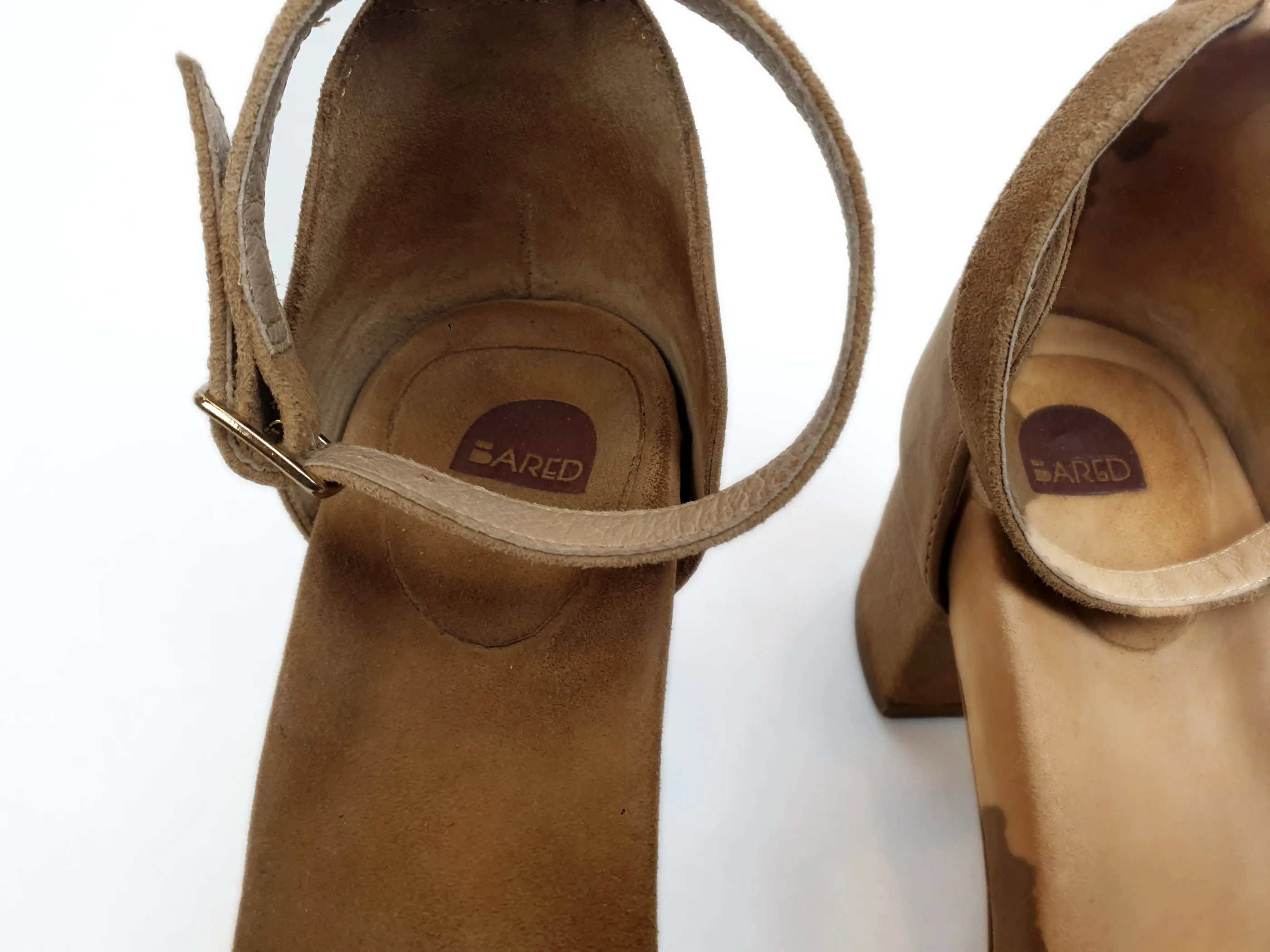Bared tan suede low heel shoes size 39