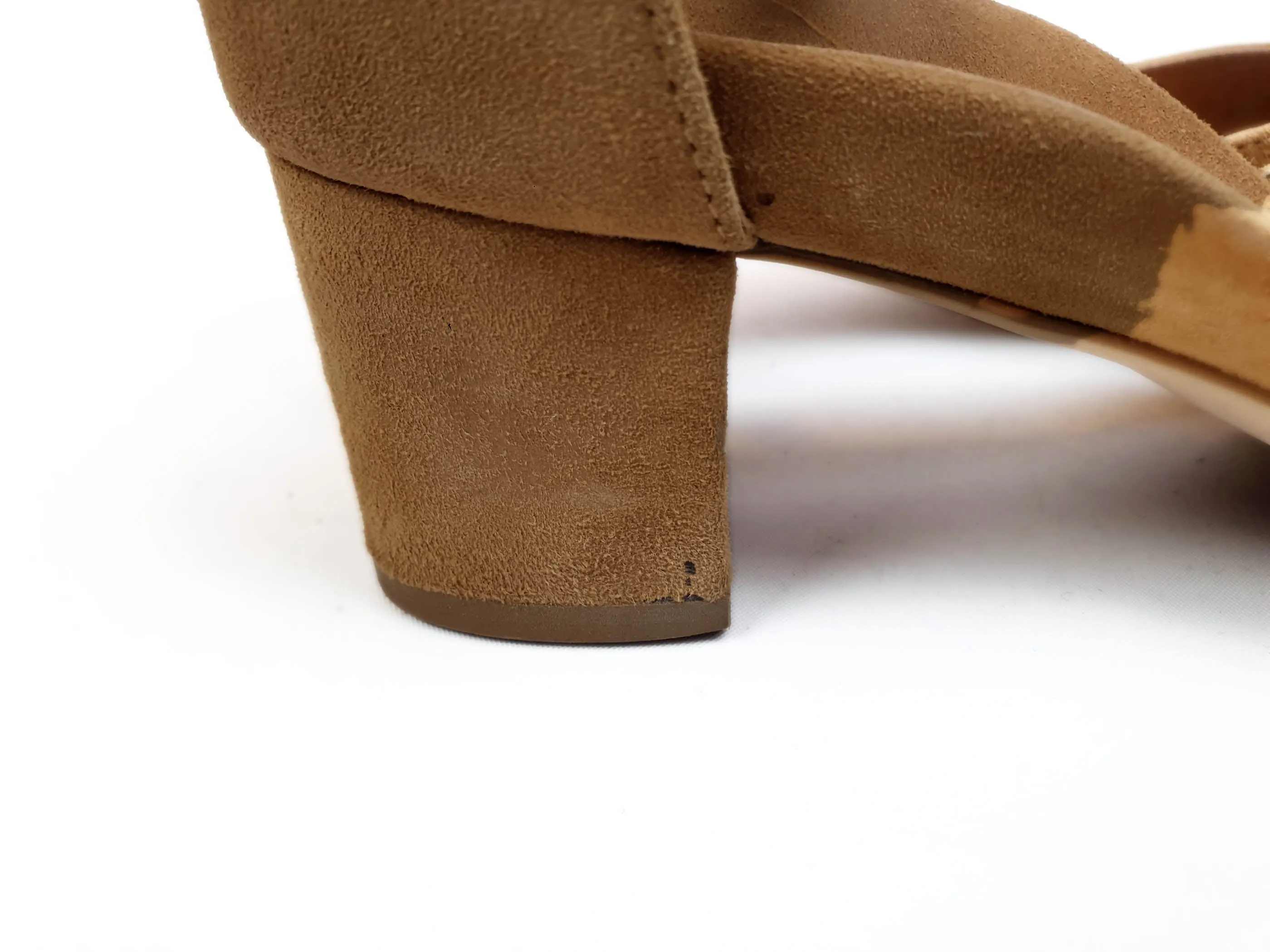 Bared tan suede low heel shoes size 39