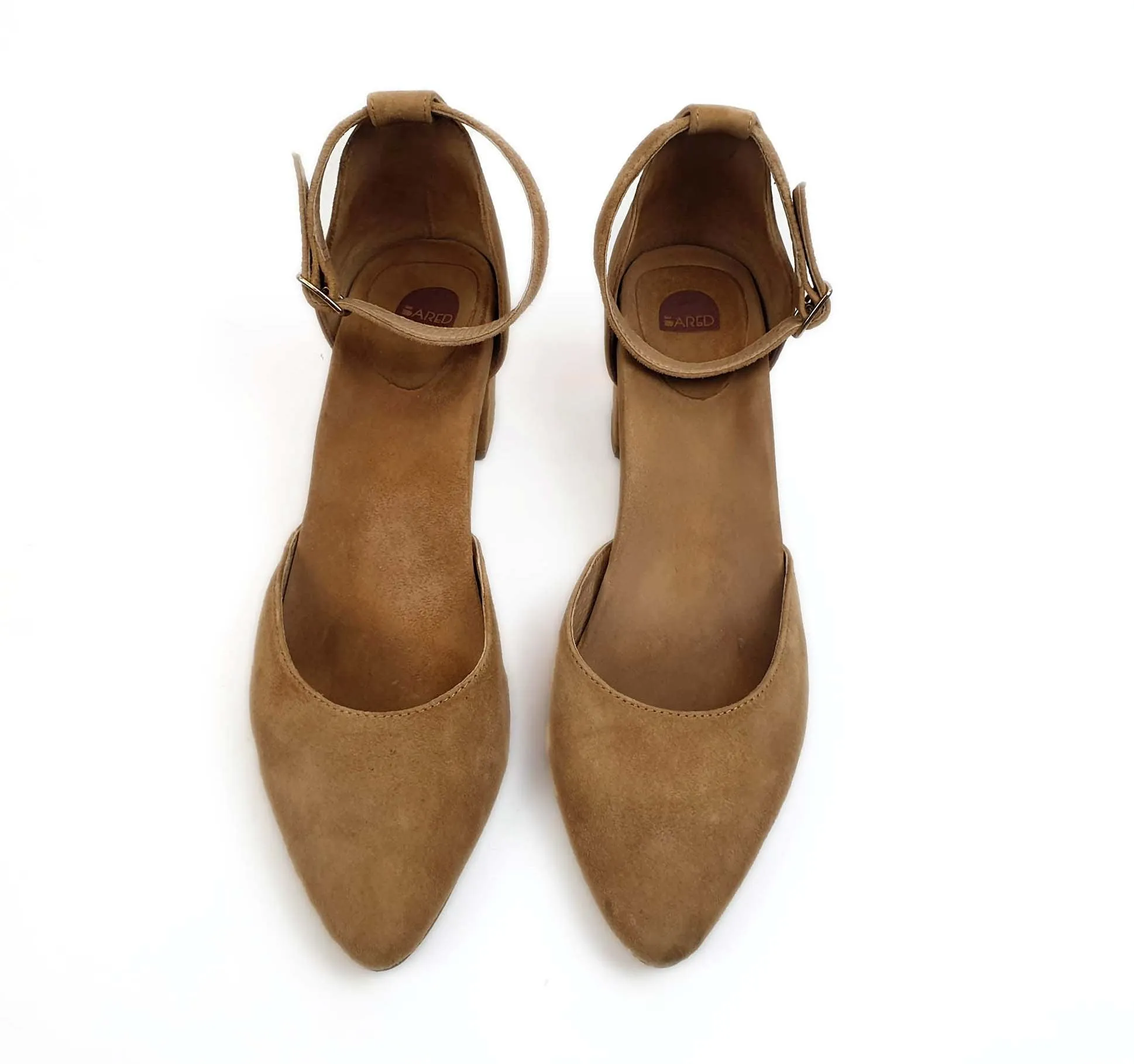 Bared tan suede low heel shoes size 39