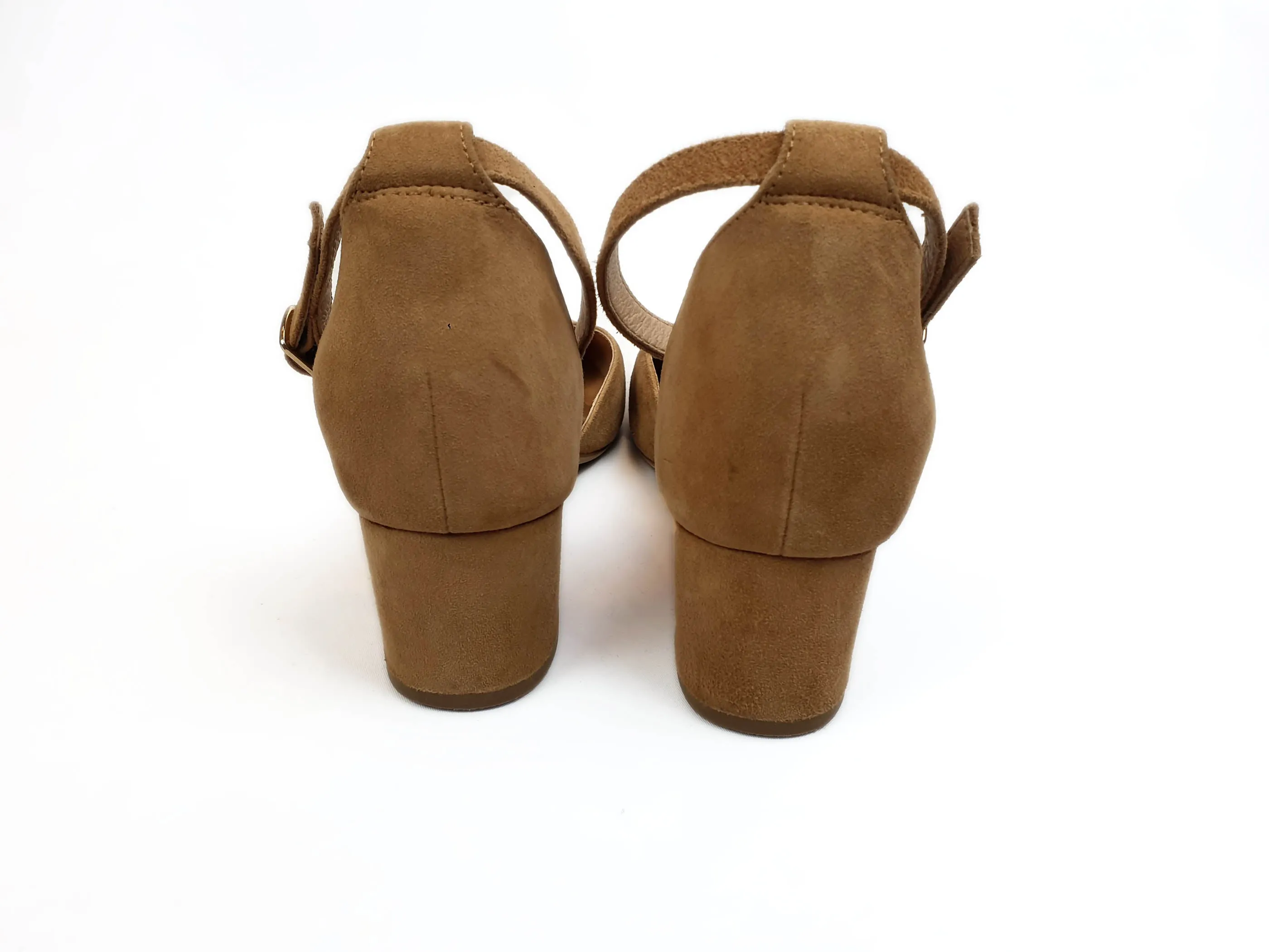 Bared tan suede low heel shoes size 39