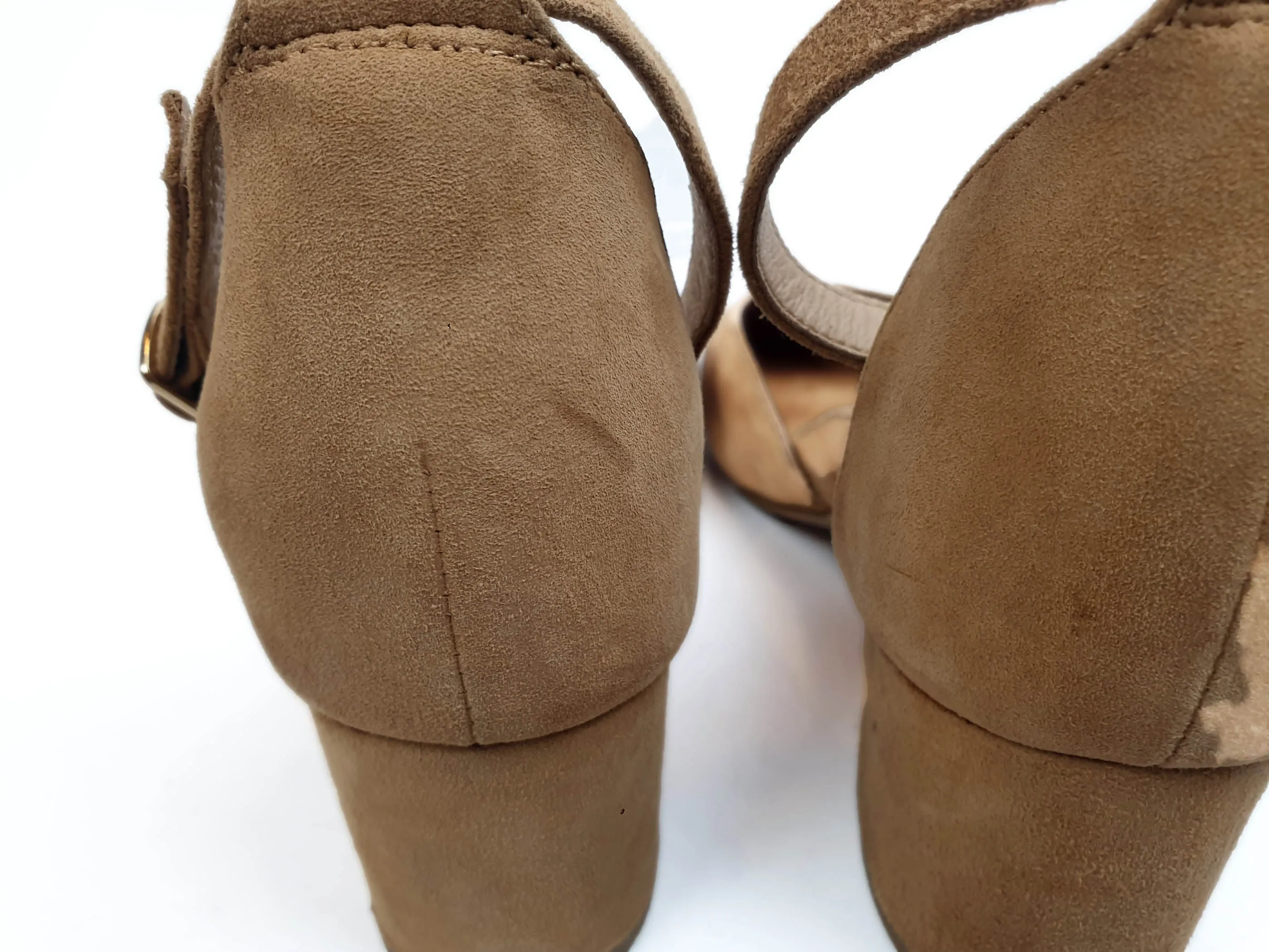 Bared tan suede low heel shoes size 39