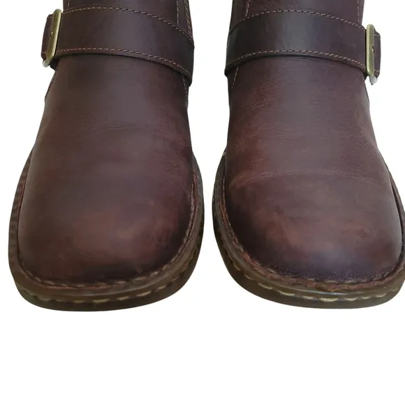 Born Hayes Boots Size 9
