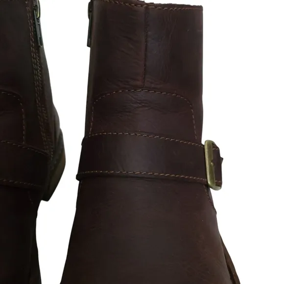 Born Hayes Boots Size 9