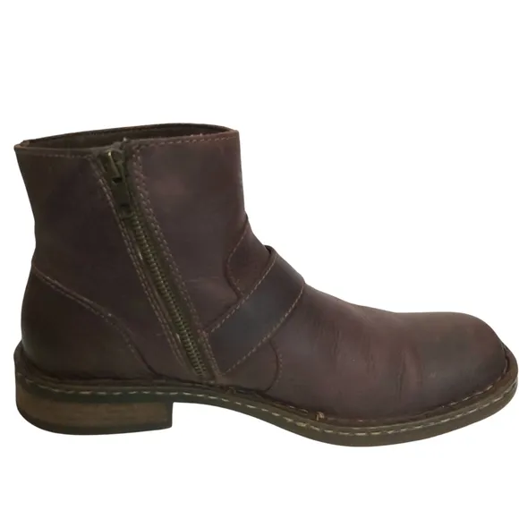 Born Hayes Boots Size 9