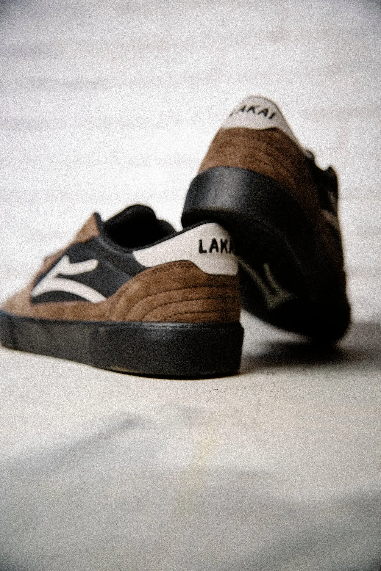 Cambridge - Chocolate Suede