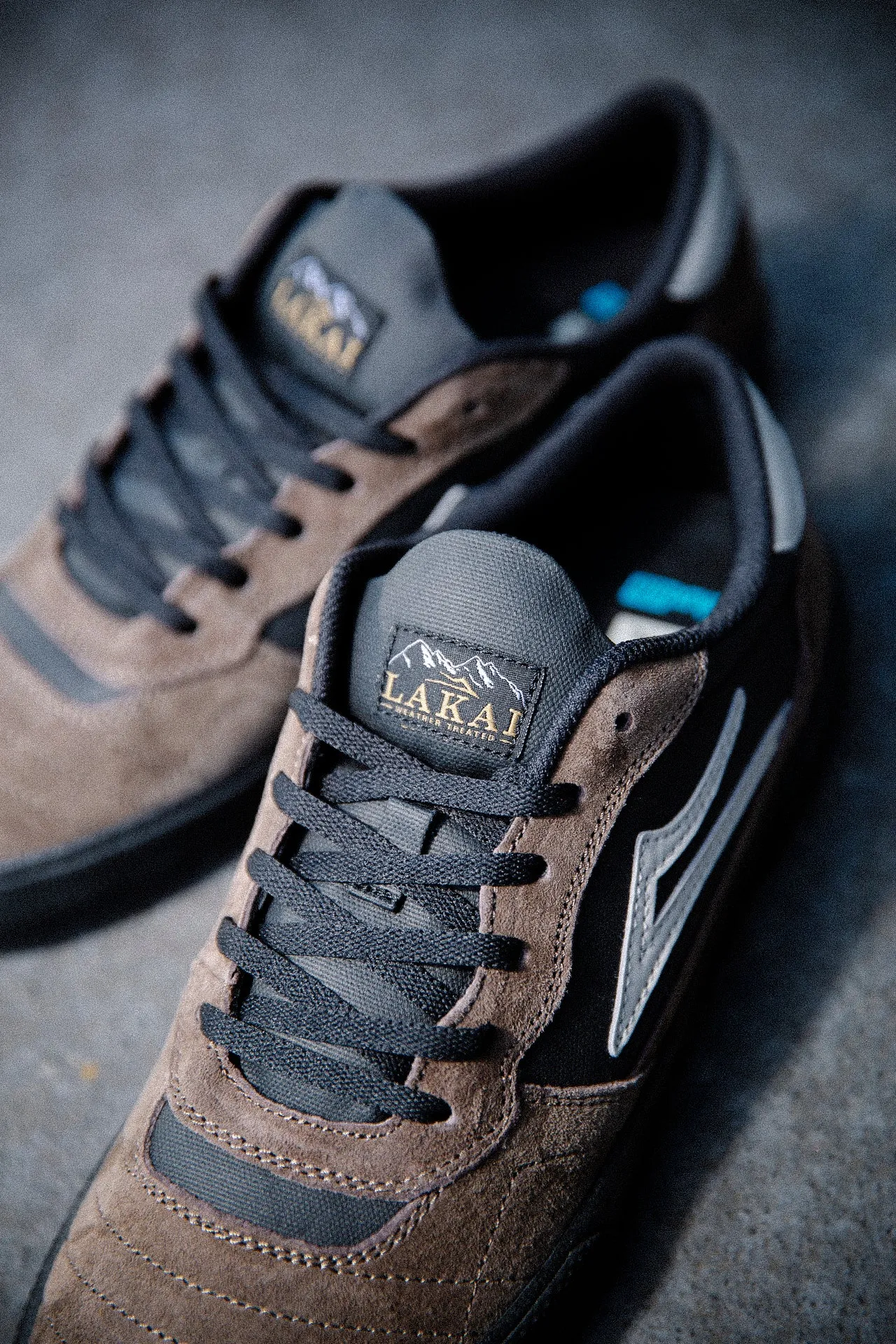 Cambridge - Chocolate Suede