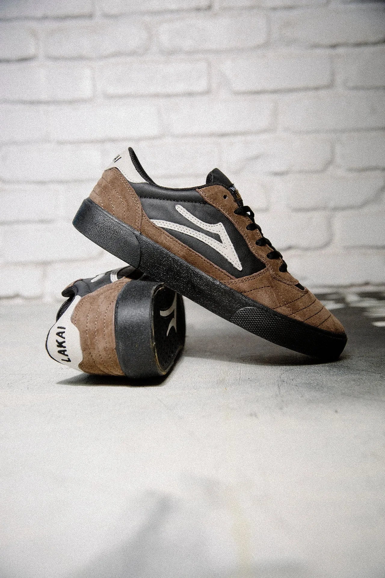 Cambridge - Chocolate Suede