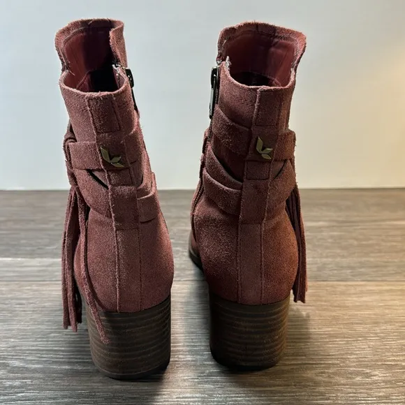 Koolaburra BY UGG suede boots woman’s size 7.5 (d112)