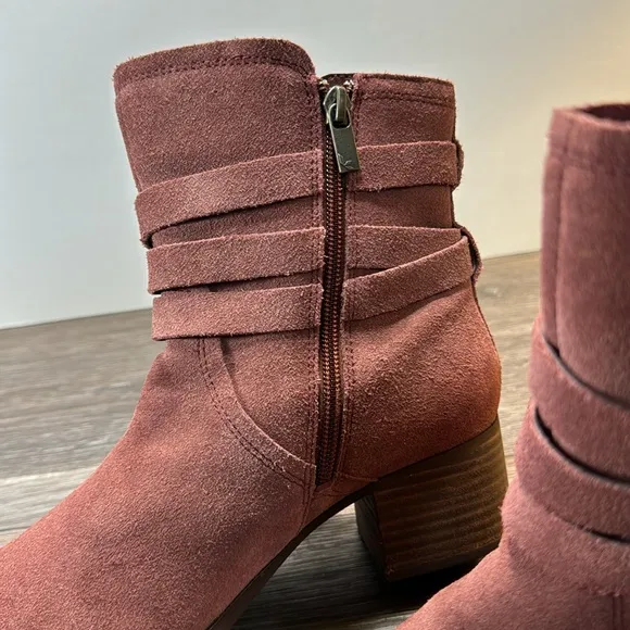 Koolaburra BY UGG suede boots woman’s size 7.5 (d112)