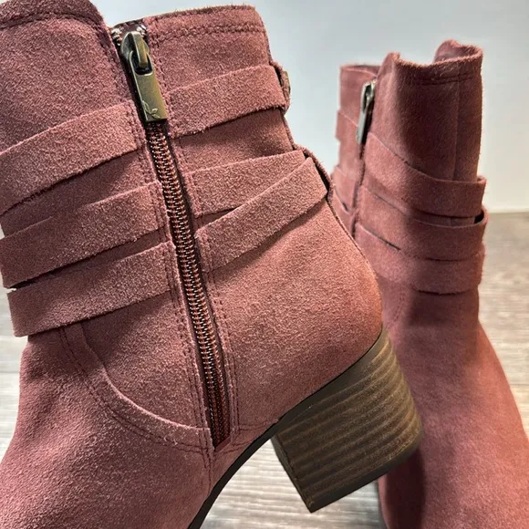 Koolaburra BY UGG suede boots woman’s size 7.5 (d112)