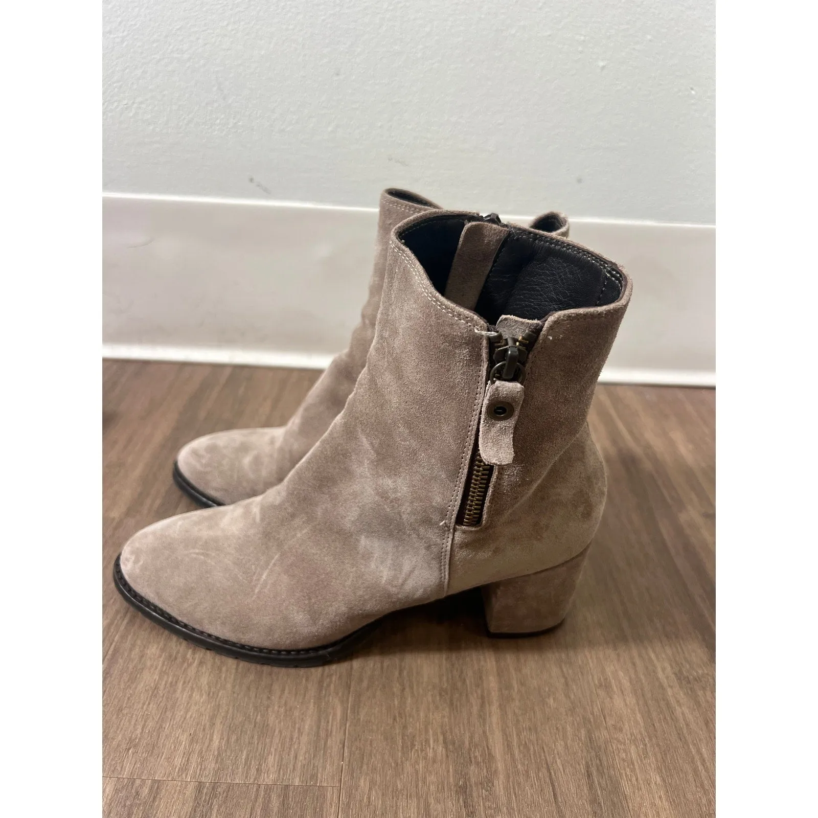La Cabala Tan Heeled Booties Sz 38