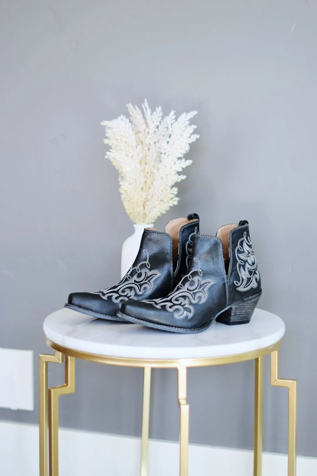 La Ponderosa Booties In Ebony