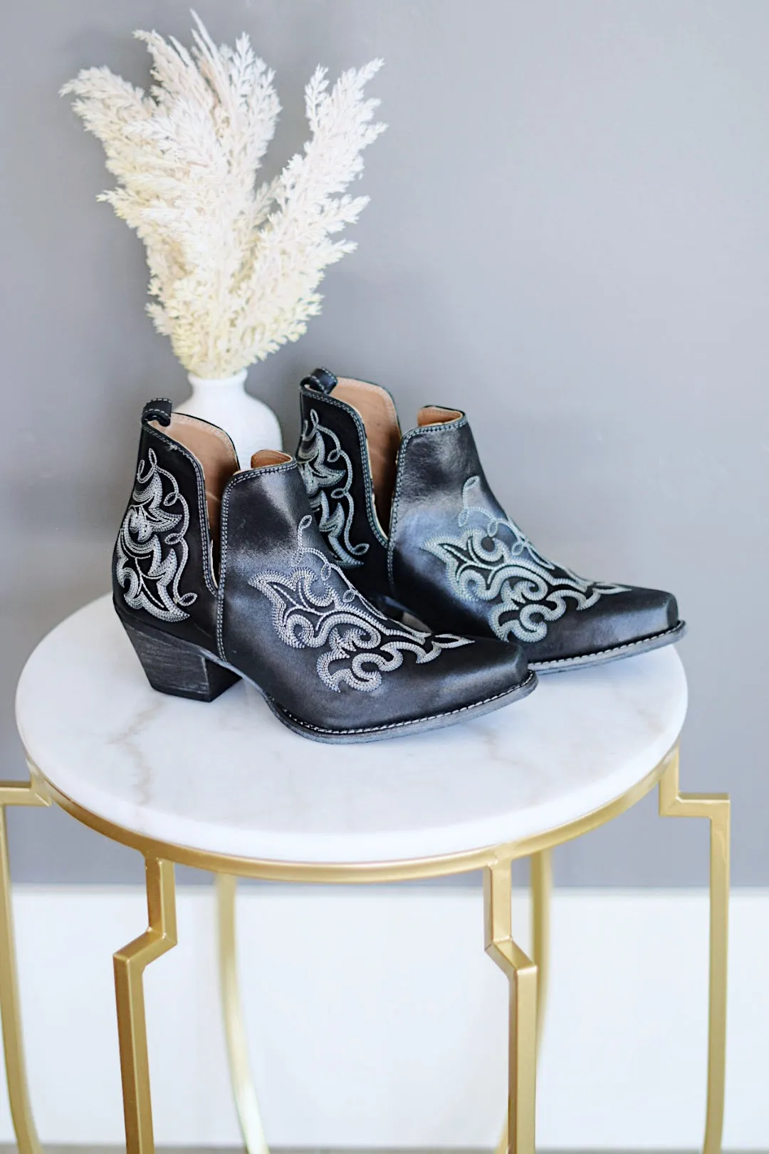 La Ponderosa Booties In Ebony
