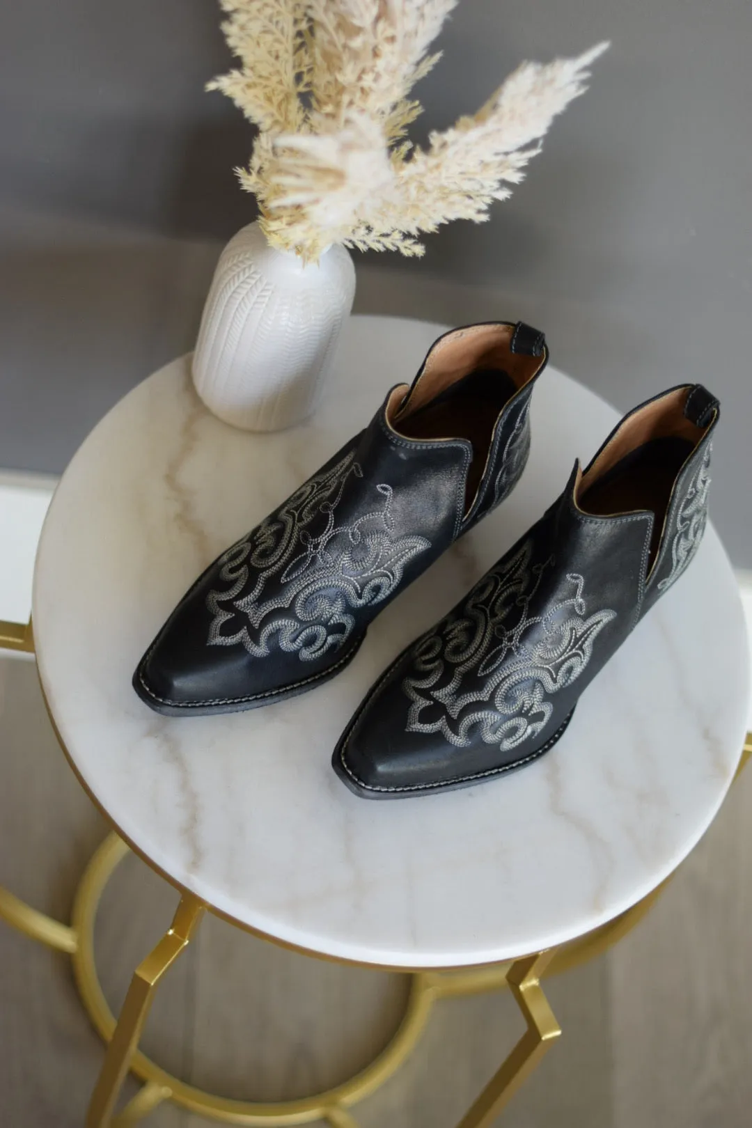 La Ponderosa Booties In Ebony