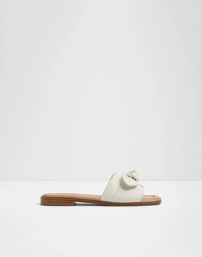 Lavinia / Flat Sandals