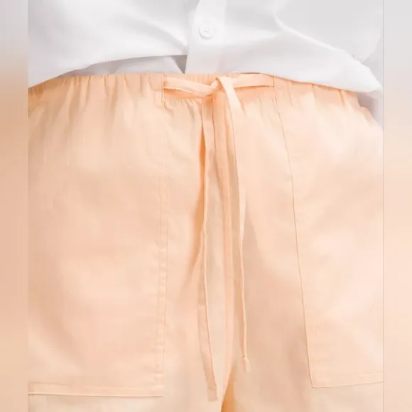 Lululemon Cotton-Blend‎ Poplin High-Rise Short 4&quot;