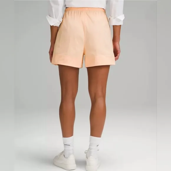 Lululemon Cotton-Blend‎ Poplin High-Rise Short 4&quot;