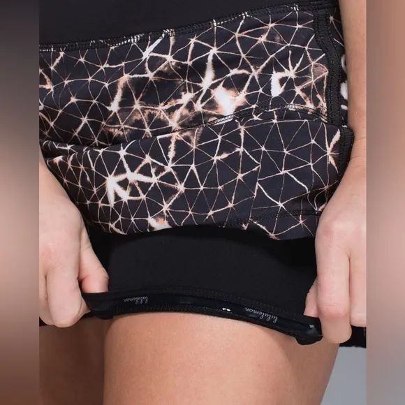 Lululemon Pace Rival Skirt II *4-way Stretch Sugar Crush Multi / Black Size 8