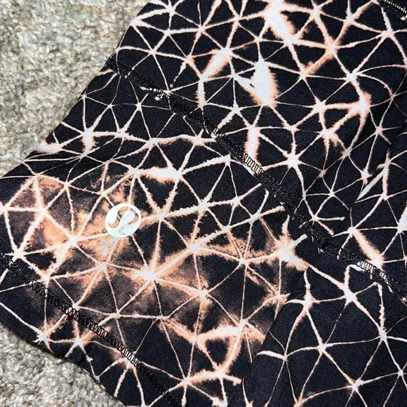Lululemon Pace Rival Skirt II *4-way Stretch Sugar Crush Multi / Black Size 8