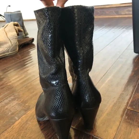 Michael Kors Snakeskin look slouch Booties