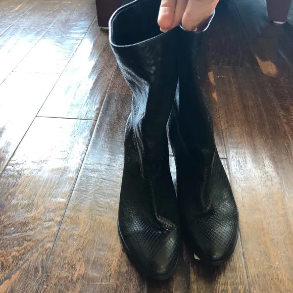 Michael Kors Snakeskin look slouch Booties
