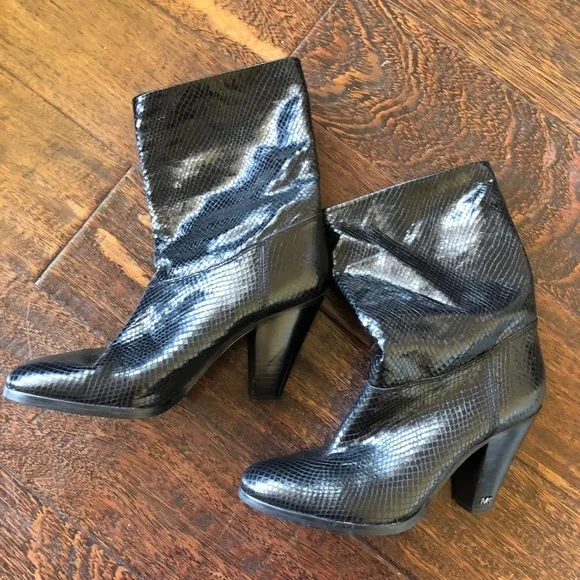 Michael Kors Snakeskin look slouch Booties