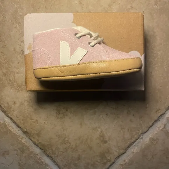 New in Box Veja Baby Fured Suede Babe Pierre Baby Winter Suede Crib Shoes
