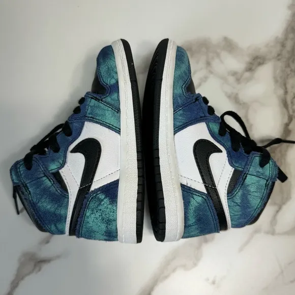 Nike Air Jordan 1 Retro Tie Dye Aurora Green Black White High Top Kids Size 8C