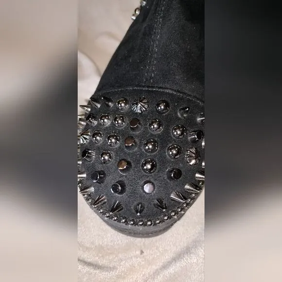 NWOT! Cape Robbin Spiky Pull-on Combat Boot in Black Suede. Size 8M