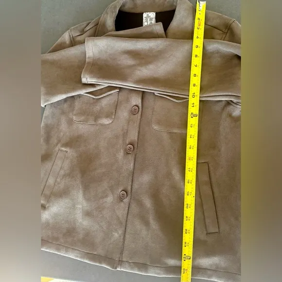 NWOT - SADIE &amp; SAGE Women’s Olive Faux Suede Button-up Shacket w Pockets - Sz L