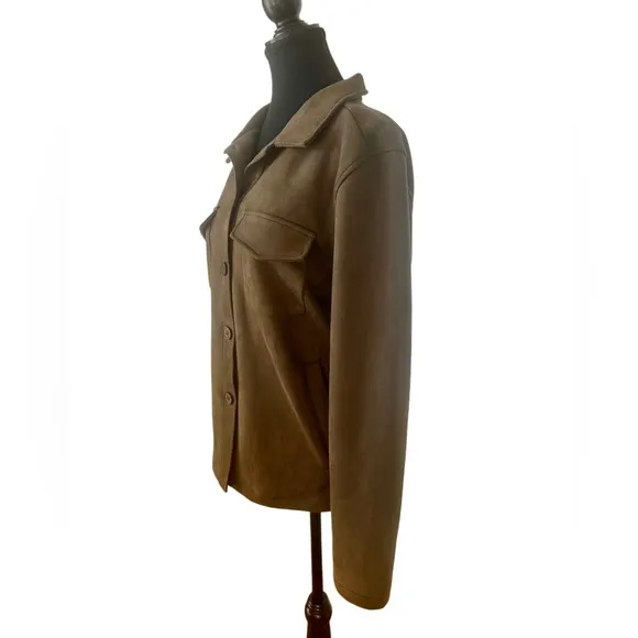 NWOT - SADIE &amp; SAGE Women’s Olive Faux Suede Button-up Shacket w Pockets - Sz L