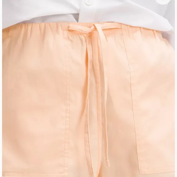 NWT lululemon Cotton-Blend Poplin High-Rise Short 4&quot; size:S color:peach Bellini