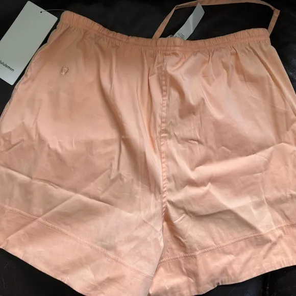 NWT lululemon Cotton-Blend Poplin High-Rise Short 4&quot; size:S color:peach Bellini