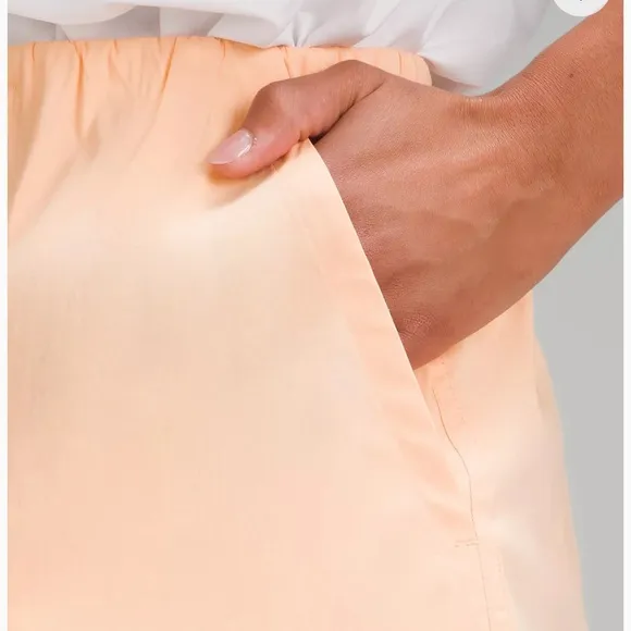 NWT lululemon Cotton-Blend Poplin High-Rise Short 4&quot; size:S color:peach Bellini