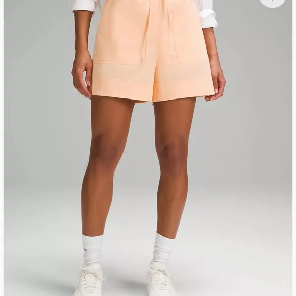 NWT lululemon Cotton-Blend Poplin High-Rise Short 4&quot; size:S color:peach Bellini