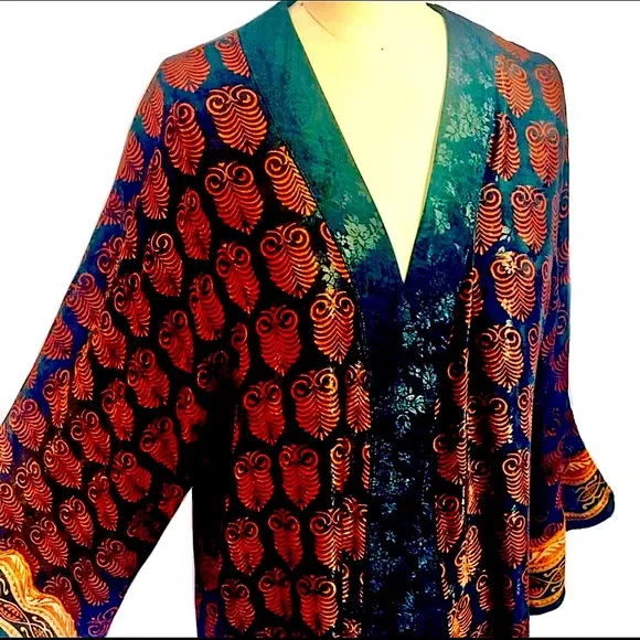 Silky Orange &amp; Black Robe