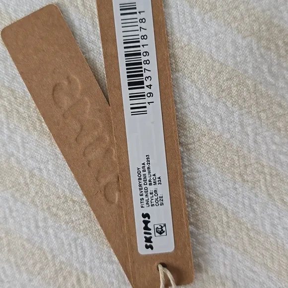 SKIMS Fits Everybody Unlined Demi Bra Size:32A Mica