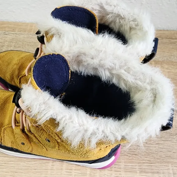 SOREL Kids' Whitney II Joan Lace Suede Faux Fur Snow Boot Big Girl 4