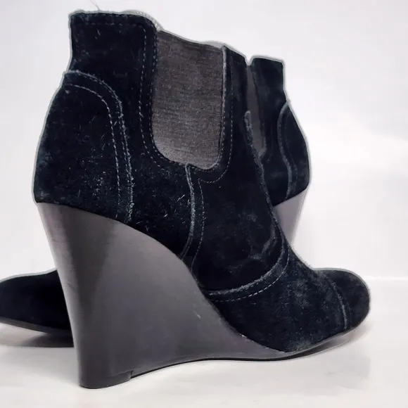 Tory Burch black suede ankle boots booties size 9.5